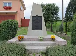 Batňovice_pomník_obětem_fašismu.jpg