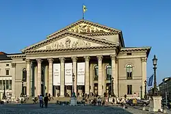 Národní divadlo na Max-Joseph-Platz, hlavní scéna Bavorské státní opery