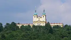 Svatý Kopeček: pohled na premonstrátský klášter s bazilikou Navštívení Panny Marie