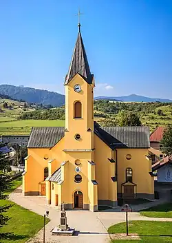 Bazilika Narození Přeblahoslavené Panny Marie v Rajecké Lesné - průčelí
