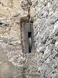 Detail dřevěné kladky k padacímu mostu v předbraní České brány