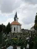 Pohled na kostel od ze hřbitova