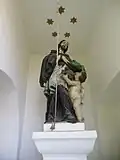Socha v interiéru