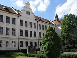 Budova Gymnázia Benešov, Husova 470