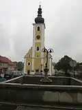 Benešov nad Černou, dolní kašna na náměstí.JPG