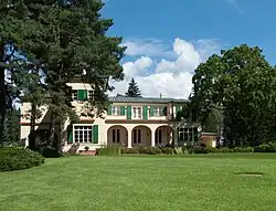 Pohled na Benešovu vilu od jihozápadu