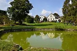 Návesní rybník s usedlostí čp. 2