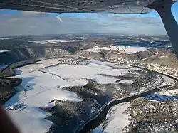 Zákruta Berounky kolem Újezda nad Zbečnem