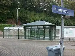 Společná čekárna železniční zastávky a autobusového nádraží (2016)