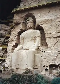 Monumentální Maitréja v čínském chrámu Ping-ling