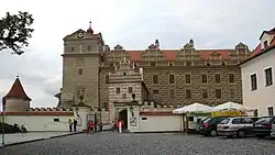 Hrad a zámek v centru Horšovského Týna