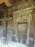 Nápis na dveřích připomíná tatarský vpád v roce 1661