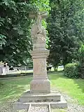 Krucifix na návsi
