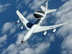 Boeing E-3 Sentry AWACS z Tinkerovy základny během mise