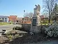Pomník obětem I. světové války před kostelem
