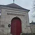 Brána broumovského kláštera u přilehlé zahrady