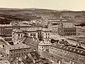 Pohled z věže kostela sv. Jakuba, fotil Josef Homolka roku 1867. V pozadí je vidět Žlutý kopec a Kraví hora.