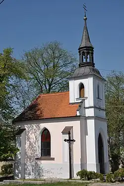 kaplička na návsi