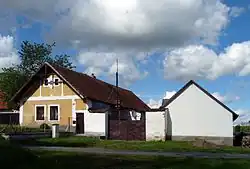 Dům čp. 11 ve vsi Březina