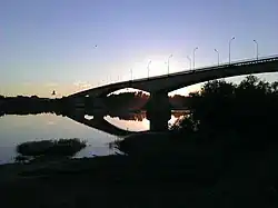 Silniční most přes řeku Volchov ve městě