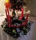 Adventní věnec s hlavičkami růží (Brněnská růže 2014)