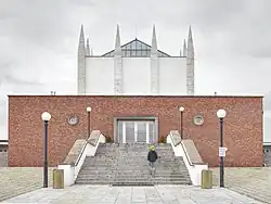 Krematorium v Brně, čelní pohled