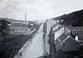 Ulice Úvoz při pohledu od Mendlova náměstí, rok 1910. Místo Tomešovy ulice je na svahu vlevo.