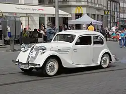 Z 5 s tovární karosérií tudor