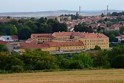 Líšeňský zámek focený od Kostelíčku