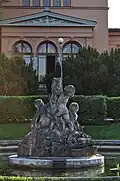 Fontána s třemi putti
