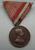 Bronzová medaile za statečnost - avers