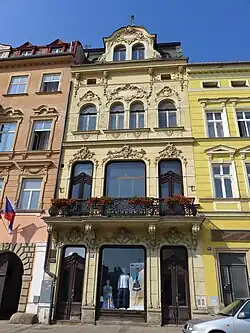 Broumov měšťanský dům - bývalá kavárna Herzog.JPG
