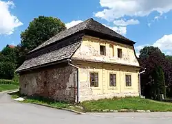 Bušín, výměnek.jpg