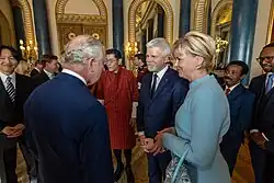 Eva Pavlová s manželem na recepci britského krále Karla III. v Buckinghamském paláci v předvečer korunovace (květen 2023)