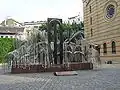 Památník holocaustu za synagogou
