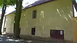 Budeč_-_fara.JPG