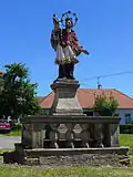 Budeč_-_socha_sv._Jana_Nepomuckého_1.jpg