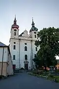 Pohled na kostel od městského úřadu
