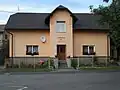 Dům