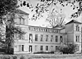 Část zámku obrácená do parku, 1931