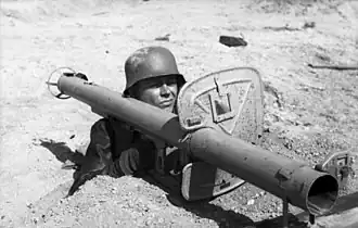 Vylepšený Raketenpanzerbüchse 54 se štítem