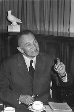 Josef Lukl Hromádka, 1951