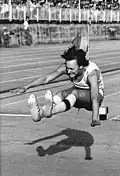 Heike Drechslerová vyhrála skok do dálky (715 cm)