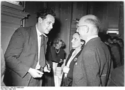 Franz Carl Weiskopf (vpravo)
