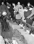 Odhalené místo napíchnutí telefonních linek a prezentace pro novináře (1956)
