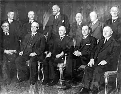 Zleva sedící: Wirth, Dietrich, Brüning, Curtius, Schätzel; stojící: Treviranus, Schiele, Bredt, Stegerwald, Moldenhauer, von Guérard