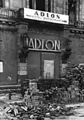 Zničený vchod do Hotelu Adlon, 1950