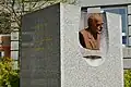 Pomník a busta Pavla Tigrida