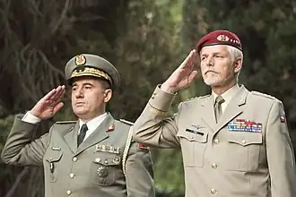 Petr Pavel s náčelníkem albánského generálního štábu, rok 2017