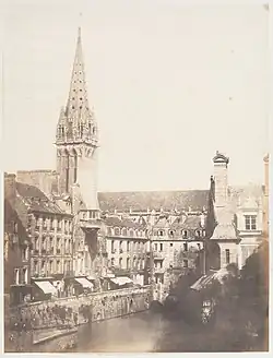 Rue des Petits-Murs v Caen před zakrytím řeky v roce 1860 (nyní Boulevard Maréchal-Leclerc)